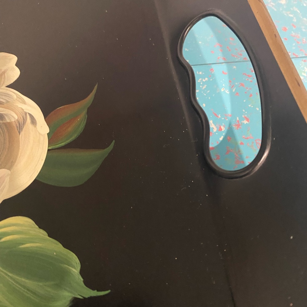 Vintage Octagonal Black Metal Toleware Tray with Exquisite Cream Roses &Leaves - Picture 5 of 8